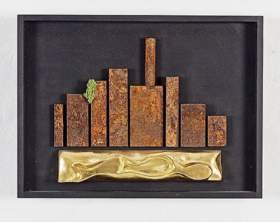 Kunstobjekt: Big city 2017 Orangegold auf Holz, oxidiertes Metall 40x30