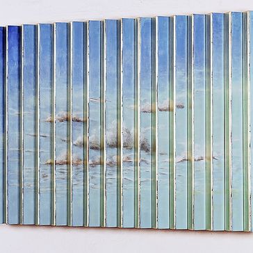 Kunstobjekt: Wolken1010, Weißgold, Acrylfarbe auf Holz 70x50